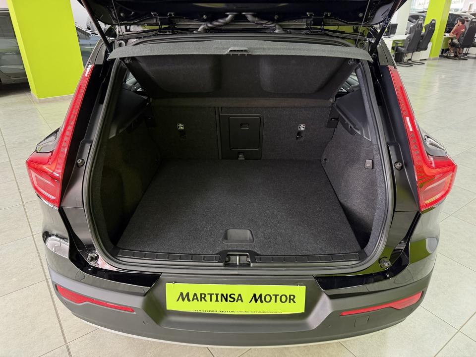 Volvo XC40 Momentum Core T2 1.5G 129CV Auto.