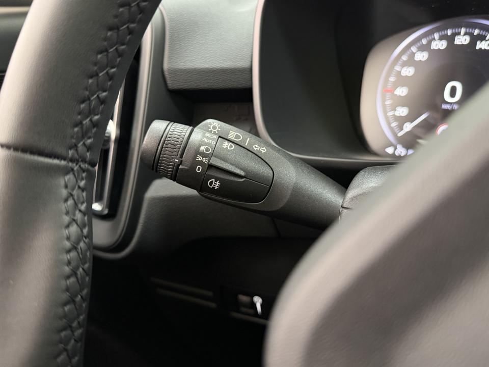 Volvo XC40 Momentum Core T2 1.5G 129CV Auto.