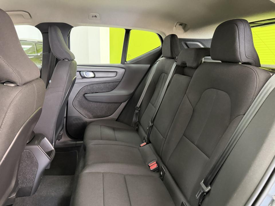 Volvo XC40 Momentum Core T2 1.5G 129CV Auto.