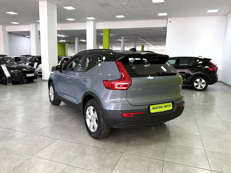 Volvo XC40 Momentum Core T2 1.5G 129CV Auto.