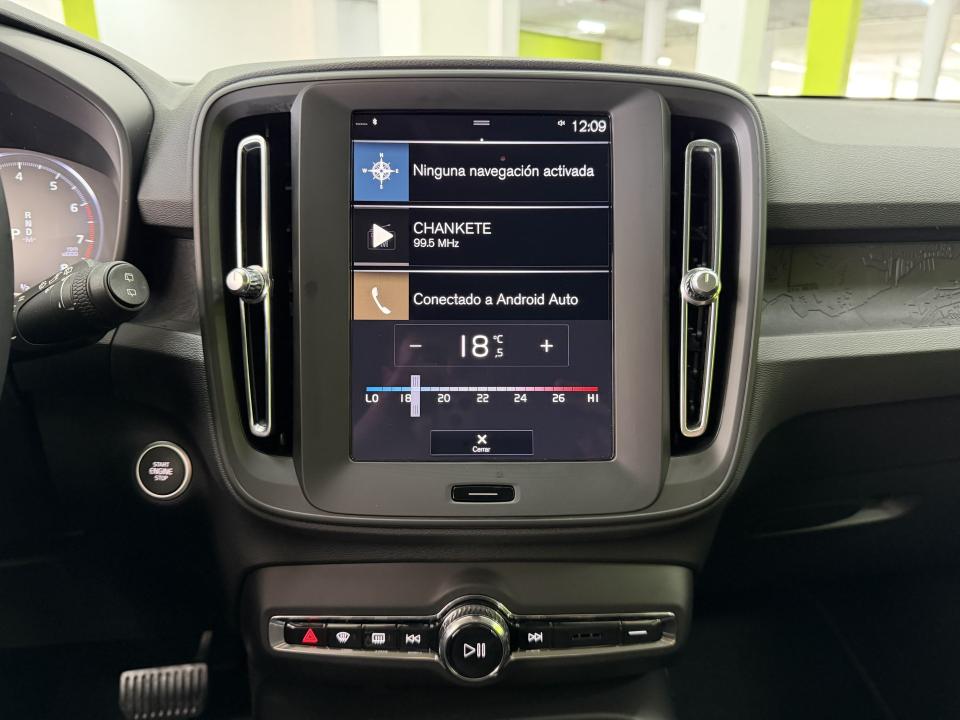 Volvo XC40 Momentum Core T2 1.5G 129CV Auto.