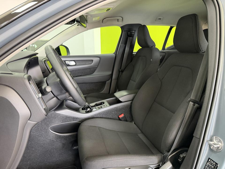 Volvo XC40 Momentum Core T2 1.5G 129CV Auto.
