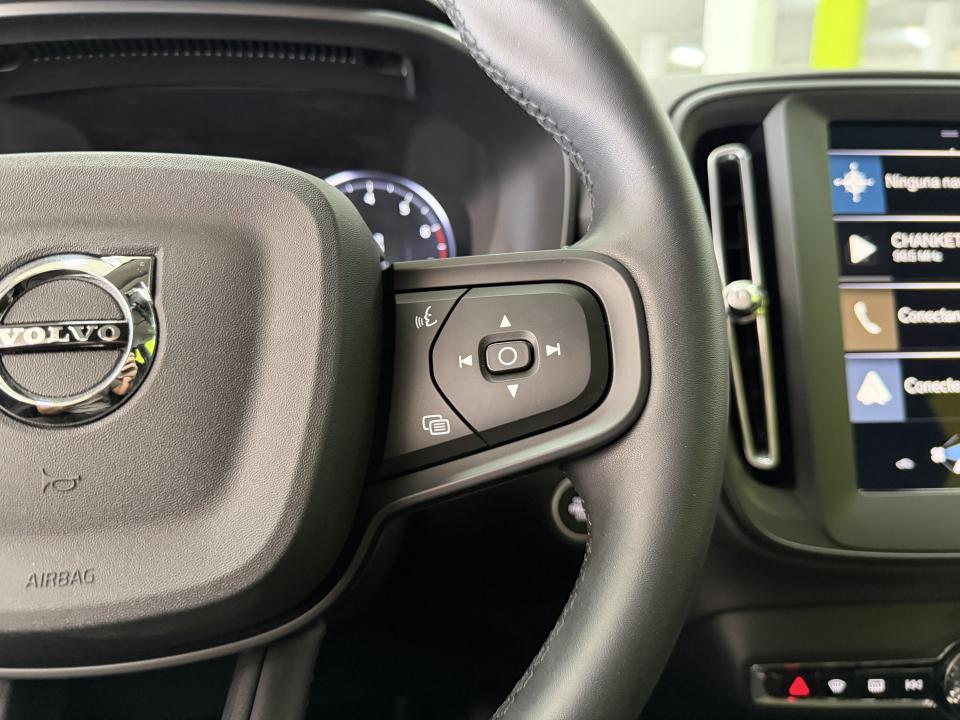 Volvo XC40 Momentum Core T2 1.5G 129CV Auto.