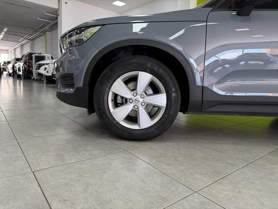 Volvo XC40 Momentum Core T2 1.5G 129CV Auto.