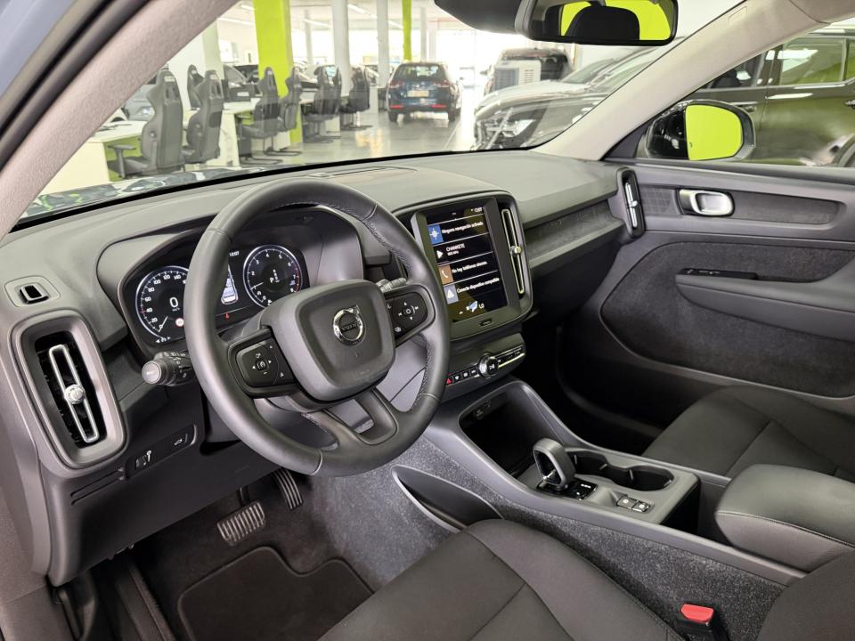 Volvo XC40 Momentum Core T2 1.5G 129CV Auto.