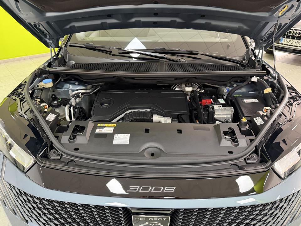 Peugeot 3008 Allure Hybrid 1.2 145CV eDCS6 MHEV