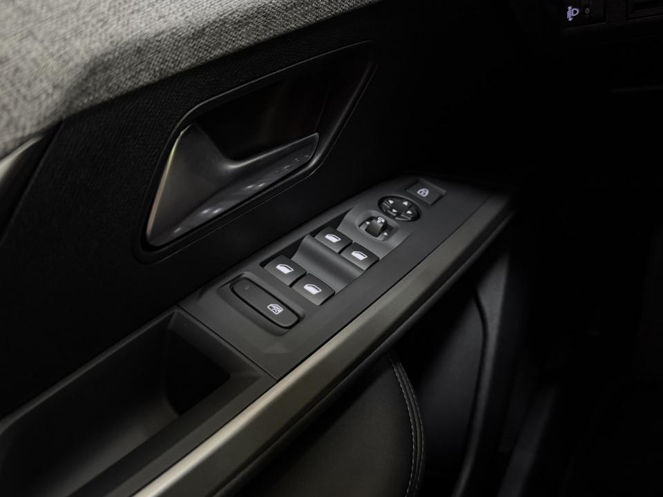 Peugeot 3008 Allure Hybrid 1.2 145CV eDCS6 MHEV