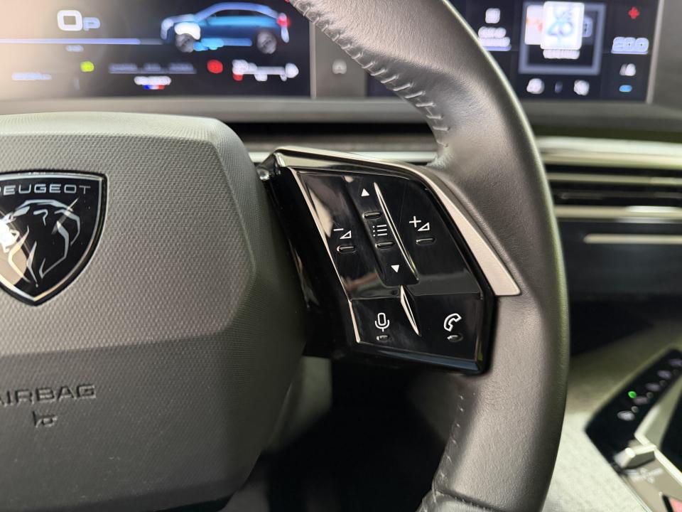 Peugeot 3008 Allure Hybrid 1.2 145CV eDCS6 MHEV