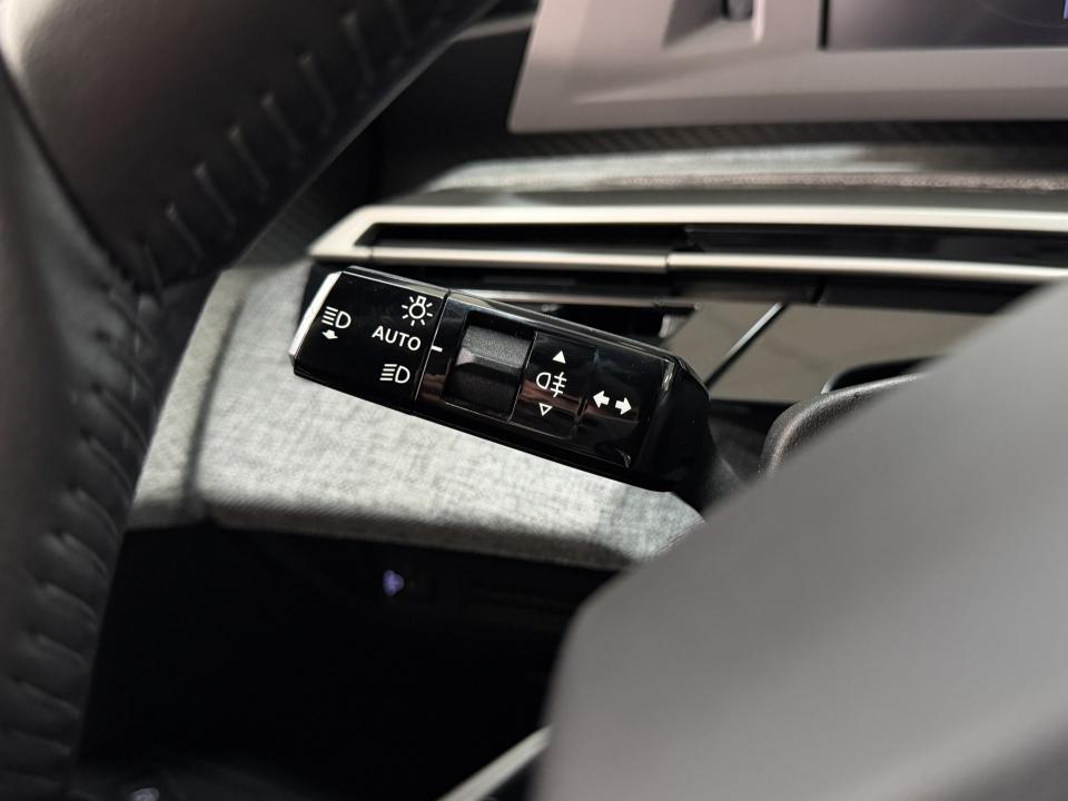 Peugeot 3008 Allure Hybrid 1.2 145CV eDCS6 MHEV