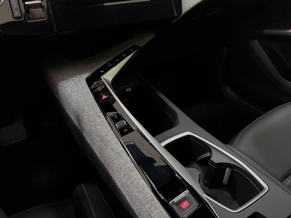 Peugeot 3008 Allure Hybrid 1.2 145CV eDCS6 MHEV