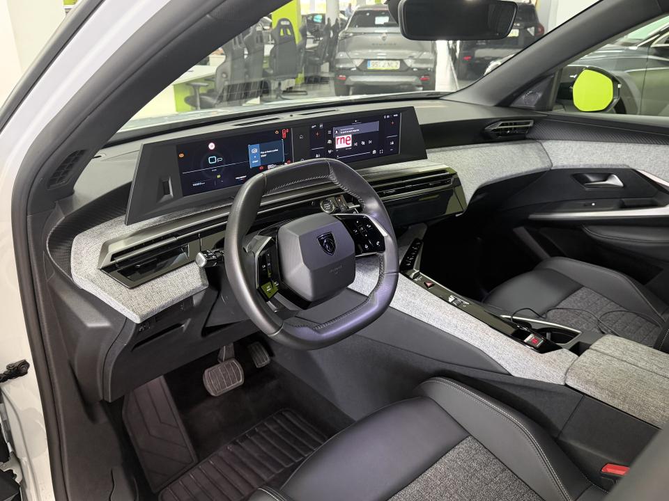 Peugeot 3008 Allure Hybrid 1.2 145CV eDCS6 MHEV