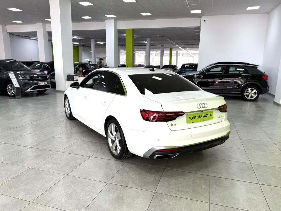 Audi A4 S-line 35 2.0 TDI 163CV S-Tronic MHEV
