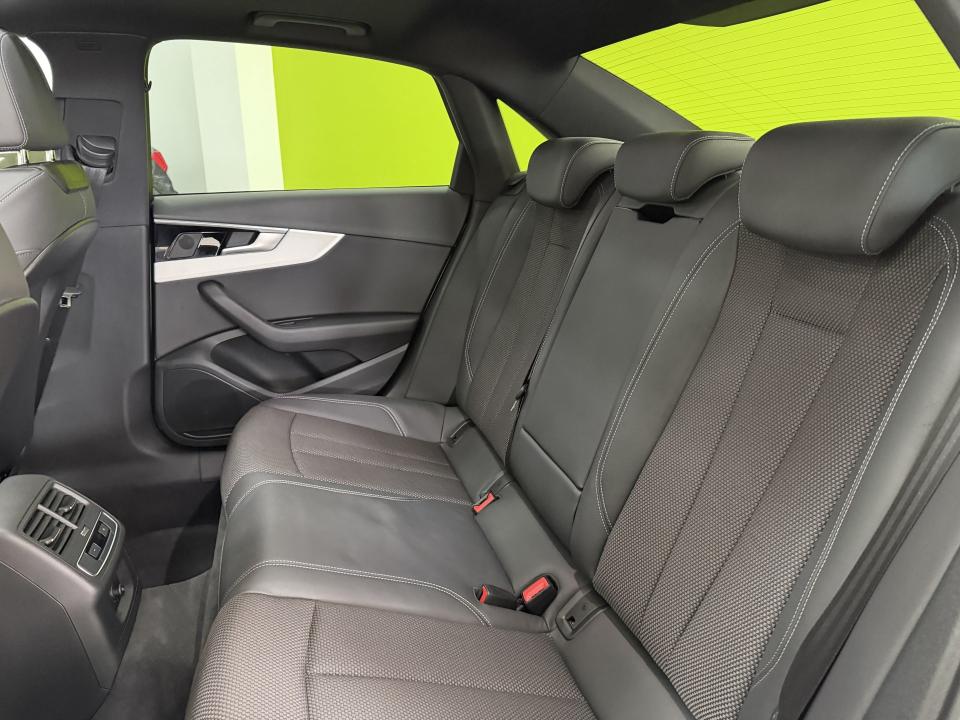 Audi A4 S-line 35 2.0 TDI 163CV S-Tronic MHEV
