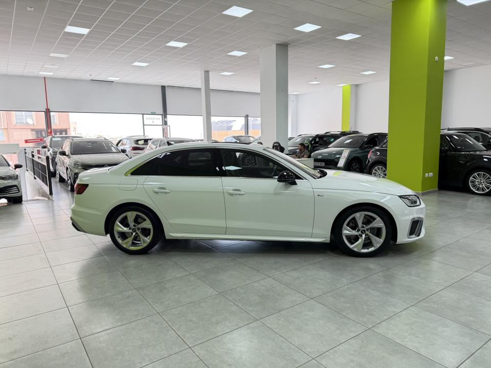 Audi A4 S-line 35 2.0 TDI 163CV S-Tronic MHEV