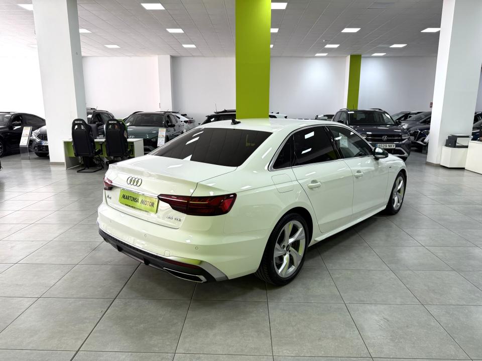 Audi A4 S-line 35 2.0 TDI 163CV S-Tronic MHEV