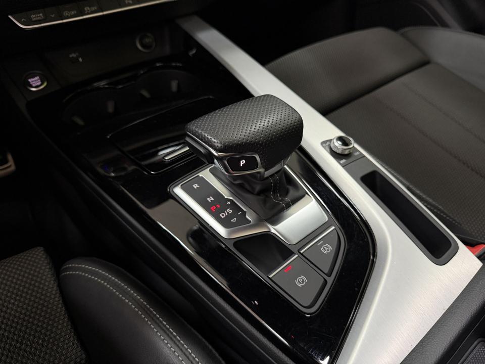 Audi A4 S-line 35 2.0 TDI 163CV S-Tronic MHEV