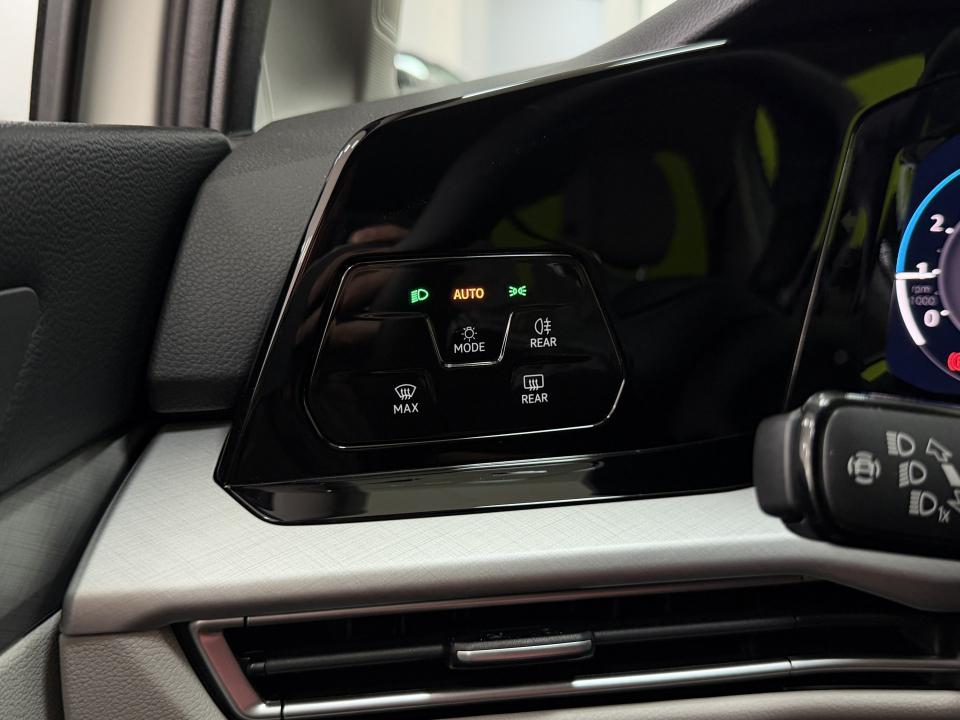 Volkswagen Golf Life 1.0 eTSI 110CV DSG MHEV
