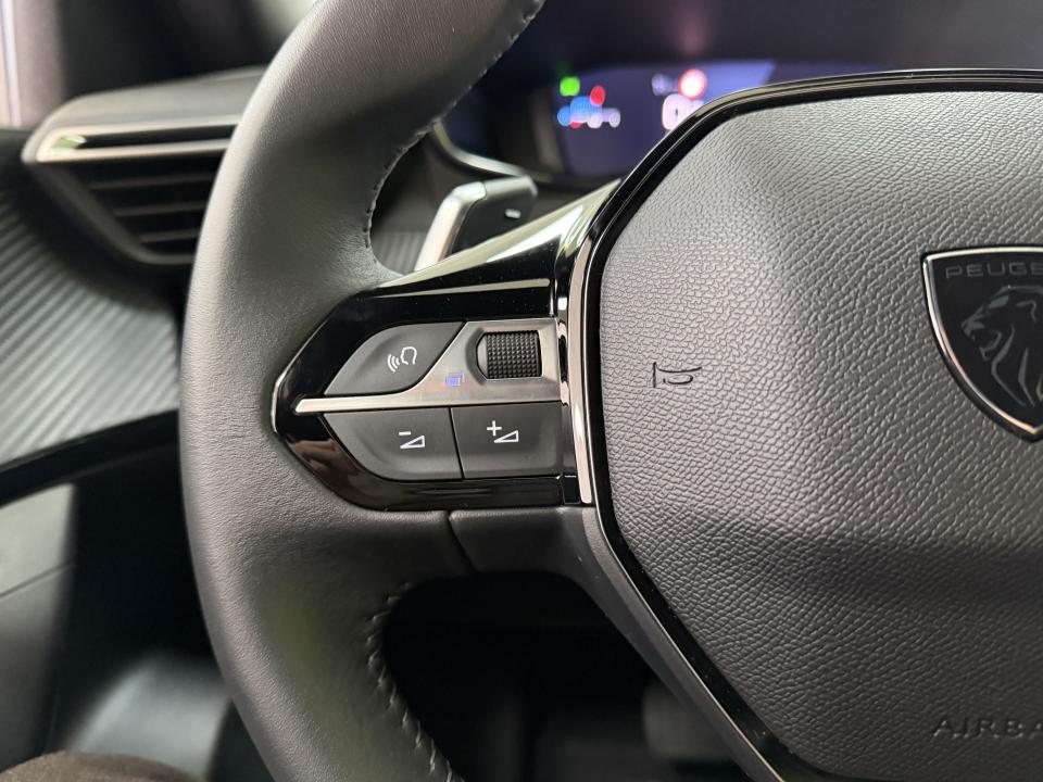 Peugeot 2008 Allure Hybrid 1.2 145CV eDCS6 MHEV