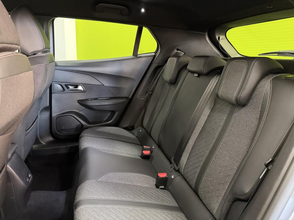 Peugeot 2008 Allure Hybrid 1.2 145CV eDCS6 MHEV