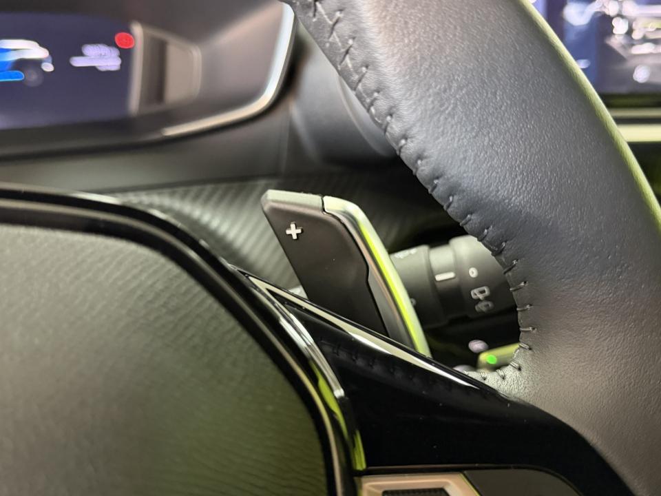 Peugeot 2008 Allure Hybrid 1.2 145CV eDCS6 MHEV