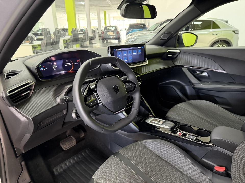 Peugeot 2008 Allure Hybrid 1.2 145CV eDCS6 MHEV