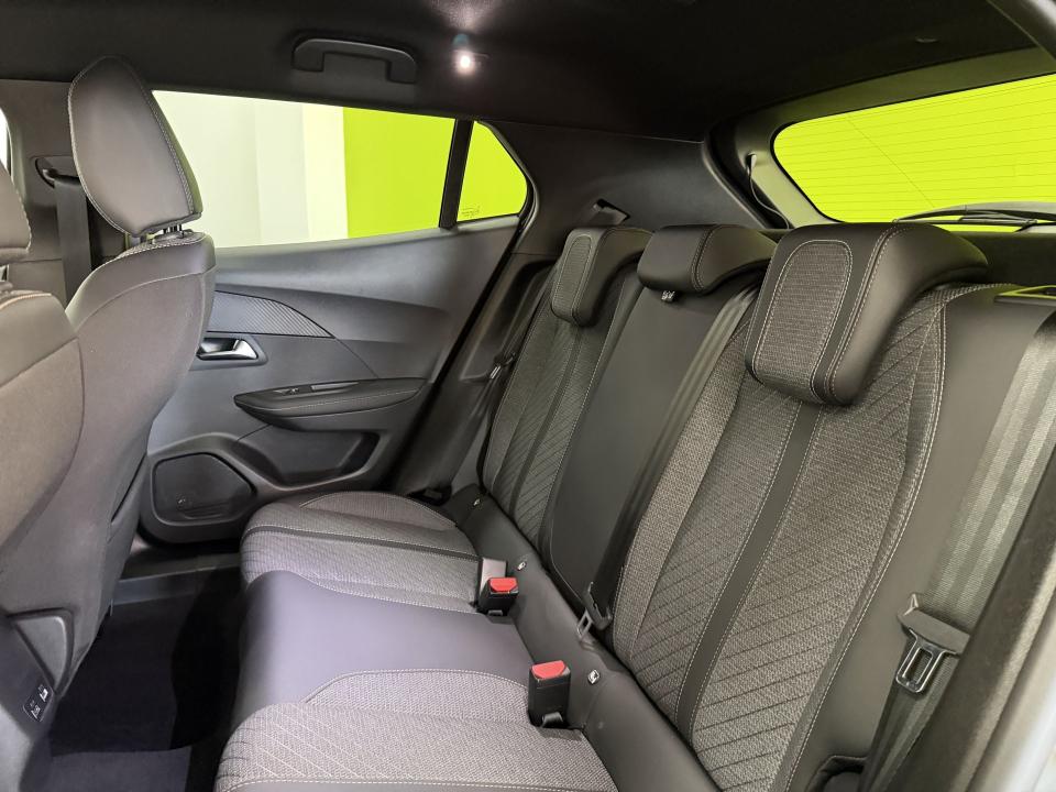 Peugeot 2008 Allure Hybrid 1.2 145CV eDCS6 MHEV