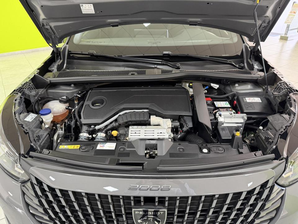Peugeot 2008 Allure Hybrid 1.2 145CV eDCS6 MHEV