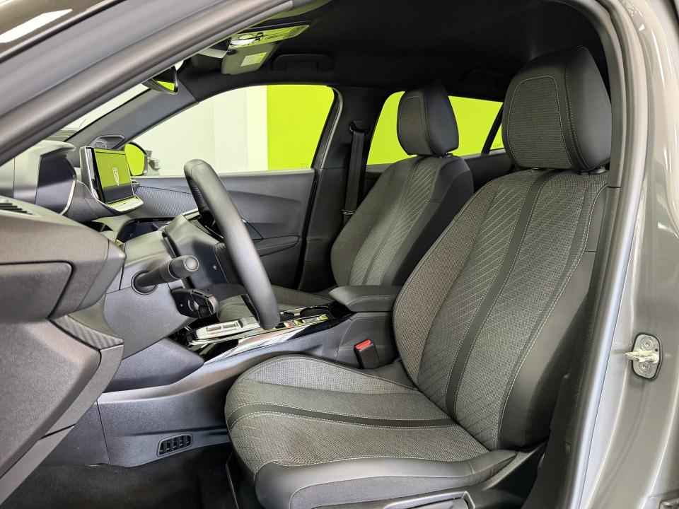 Peugeot 2008 Allure Hybrid 1.2 145CV eDCS6 MHEV
