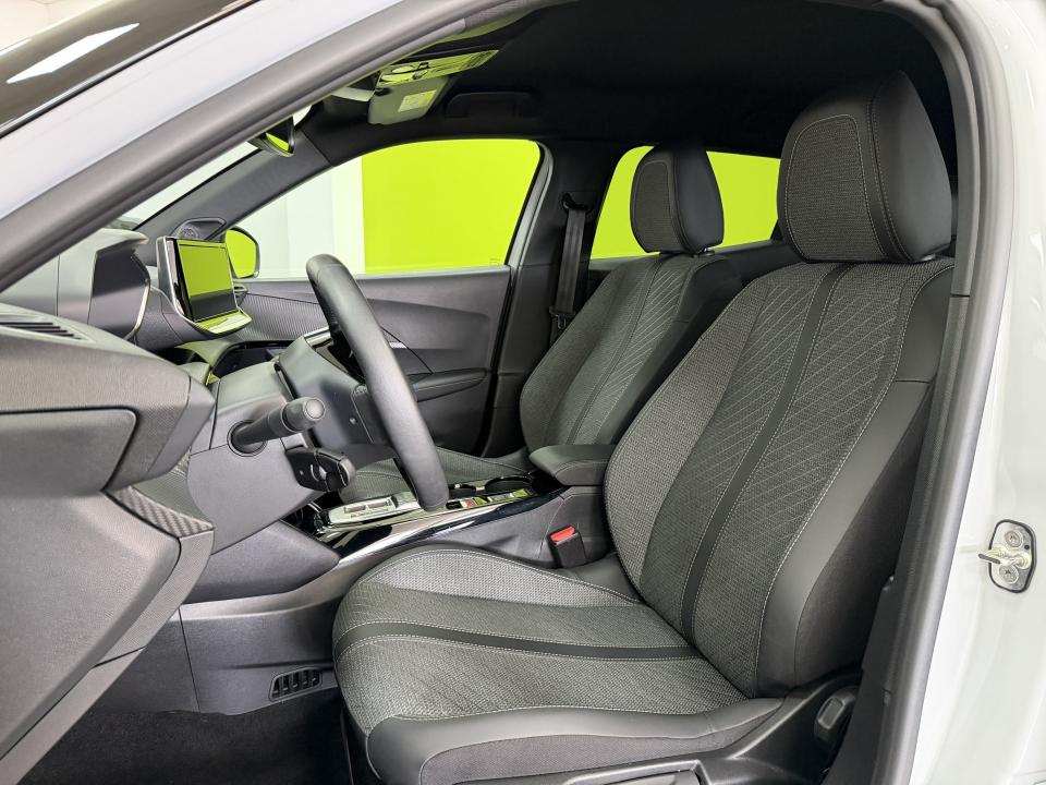Peugeot 2008 Allure Hybrid 1.2 145CV eDCS6 MHEV