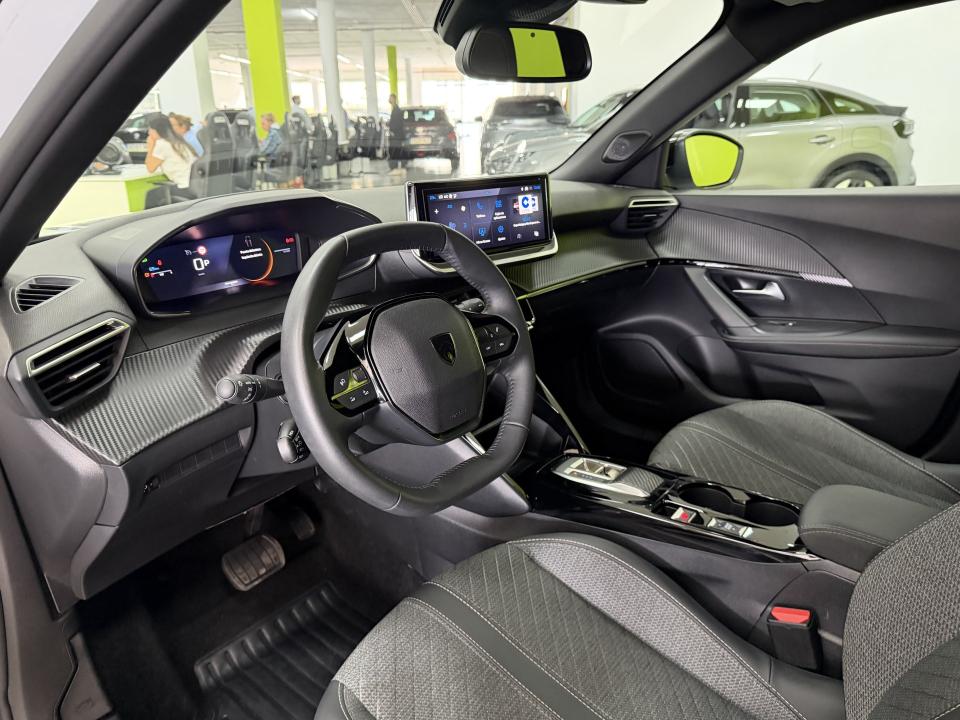 Peugeot 2008 Allure Hybrid 1.2 145CV eDCS6 MHEV
