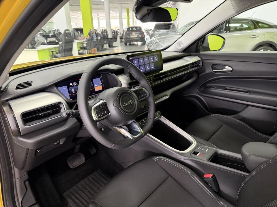 Jeep Avenger Altitude eHybrid 1.2 100CV eDCS6 MHEV