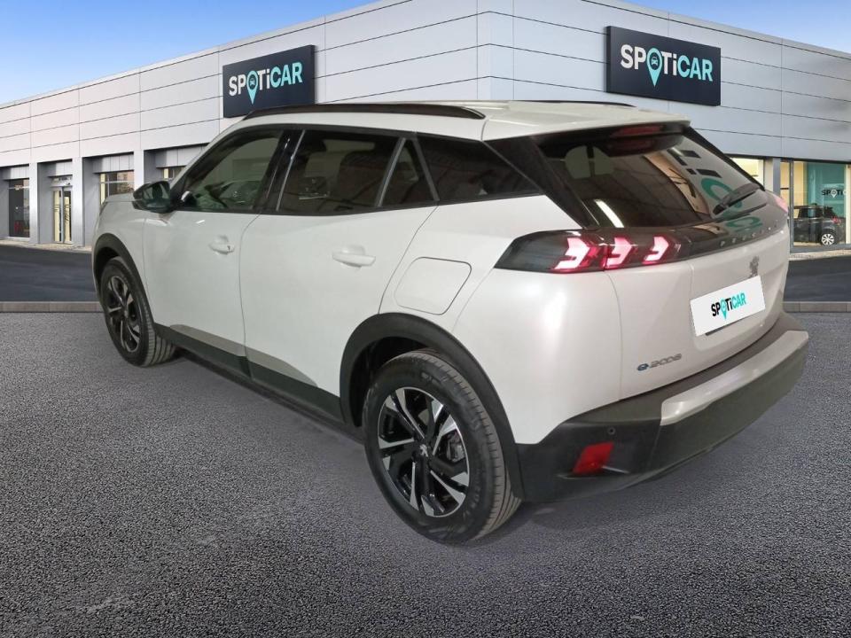 Peugeot e-2008 Eléctrico Allure Pack (100kW)