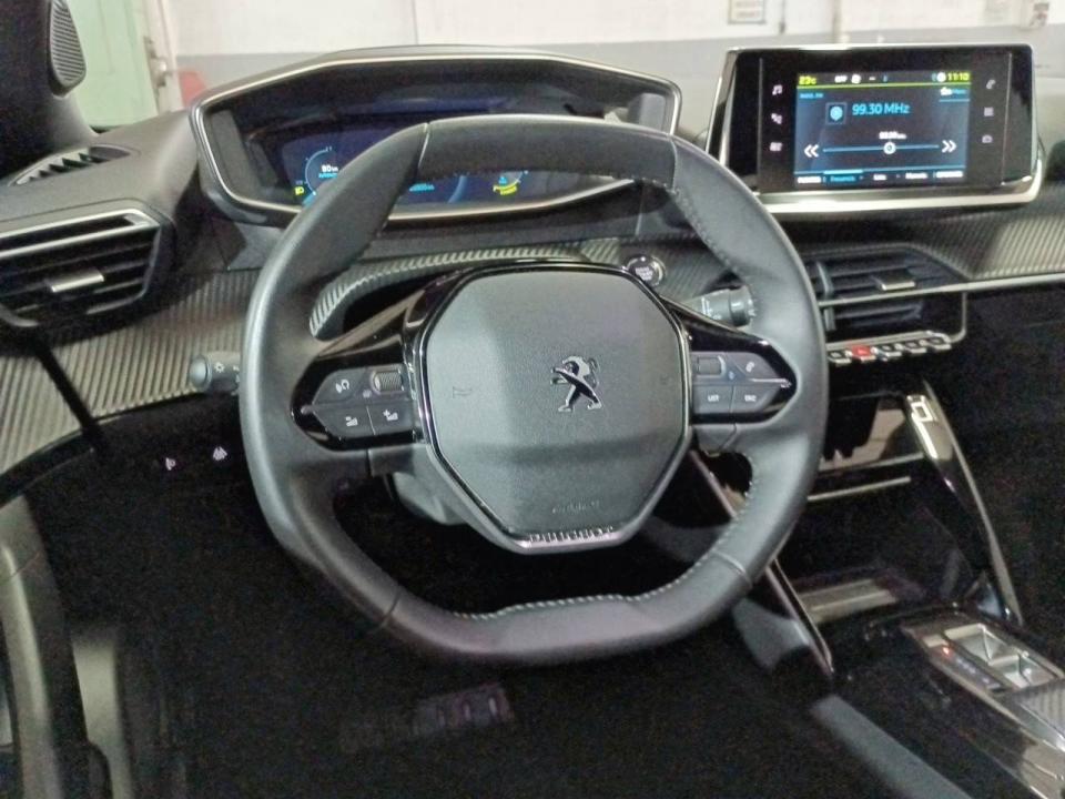 Peugeot e-2008 Eléctrico Allure Pack (100kW)