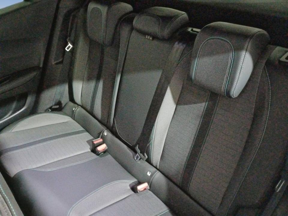 Peugeot e-2008 Eléctrico Allure Pack (100kW)