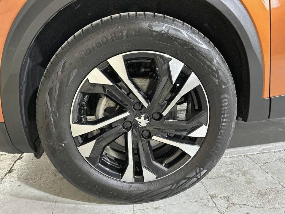 Peugeot 2008 Allure Pack Puretech 100 S&S 6 Vel. MAN
