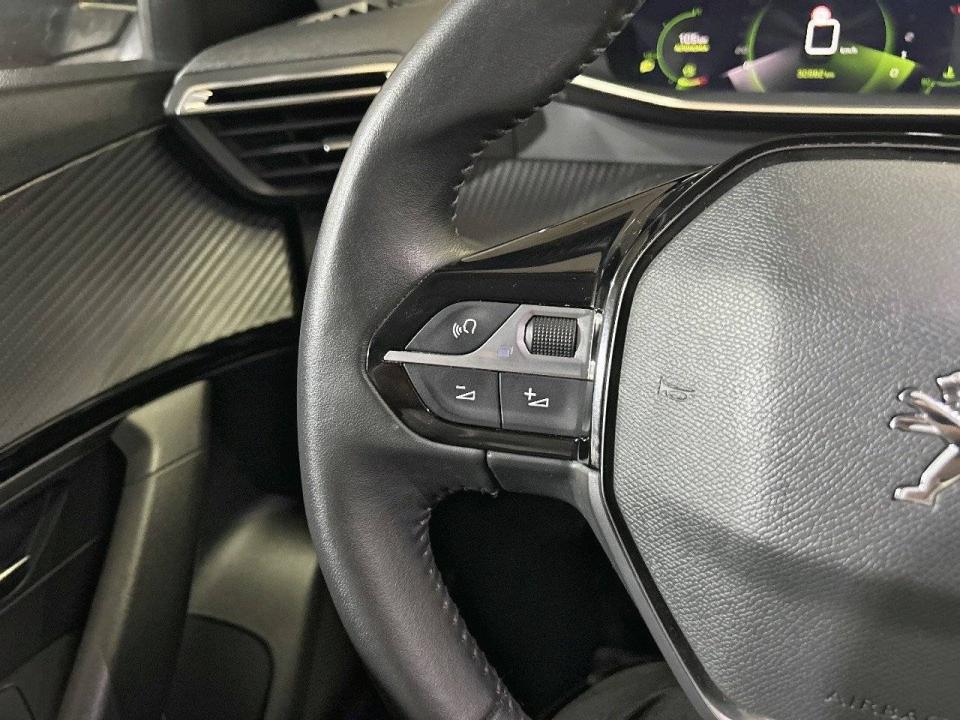 Peugeot 2008 Allure Pack Puretech 100 S&S 6 Vel. MAN