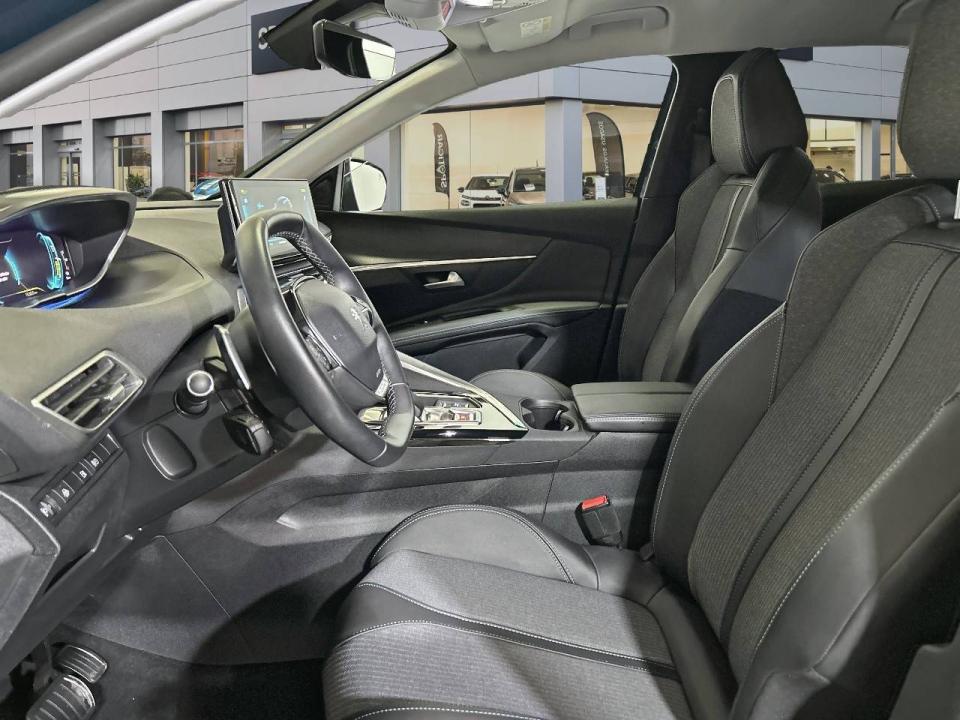 Peugeot 3008 Hybrid 225 e-EAT8 Allure