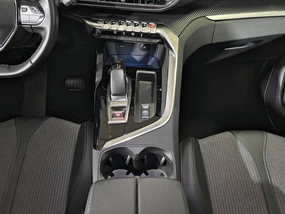 Peugeot 3008 Hybrid 225 e-EAT8 Allure