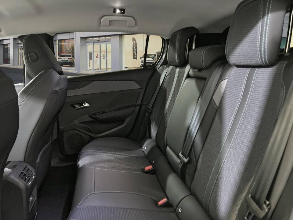 Peugeot 308 5P Allure BlueHDi 130 S&S MAN