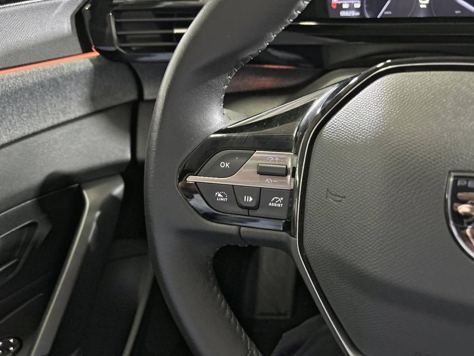 Peugeot 308 5P Allure BlueHDi 130 S&S MAN