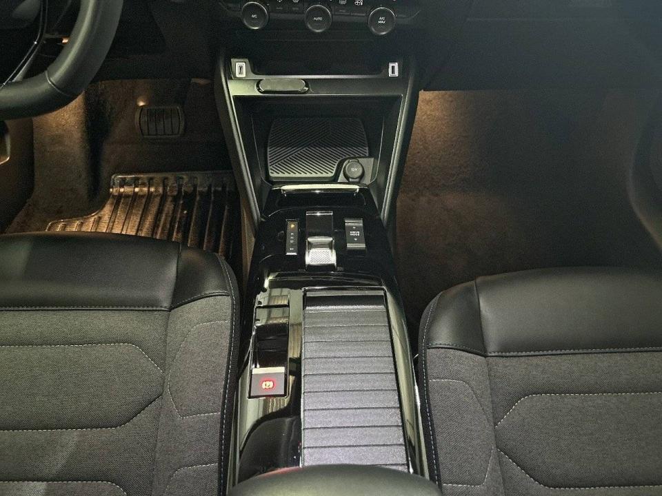 Citroen C4 BlueHDi 130 S&S EAT8 Feel Pack