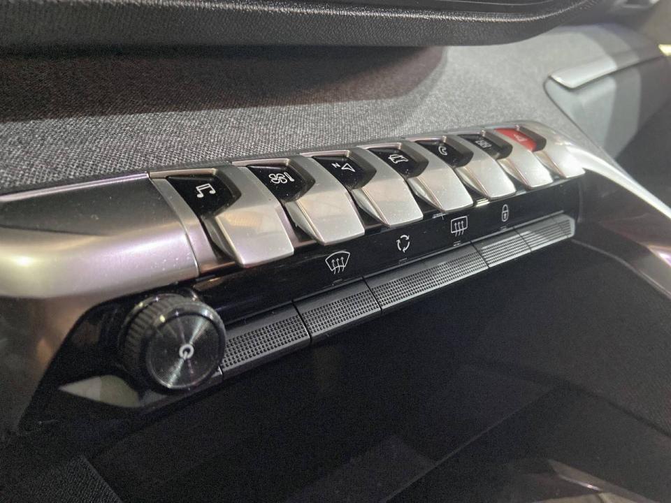 Peugeot 3008 1.2 PURETECH 96KW (130CV) ALLURE S&S