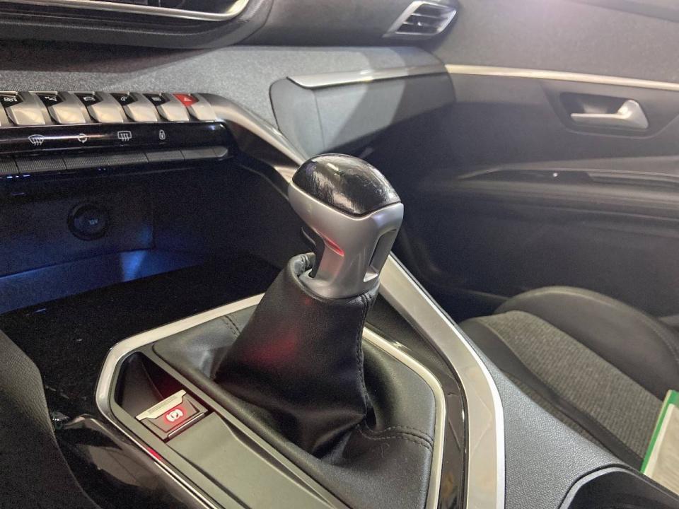 Peugeot 3008 1.2 PURETECH 96KW (130CV) ALLURE S&S