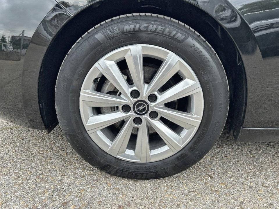 Opel Astra 1.2T XHT 96kW (130CV) Edition