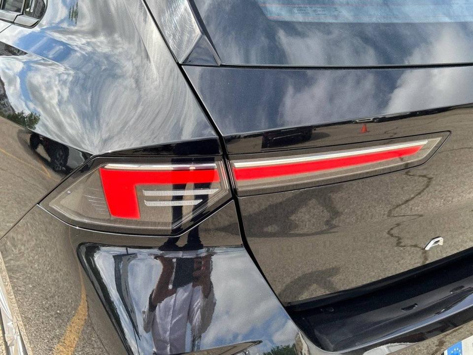 Opel Astra 1.2T XHT 96kW (130CV) Edition