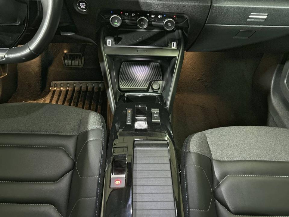 Citroen C4 PureTech 130 S&S EAT8 Shine