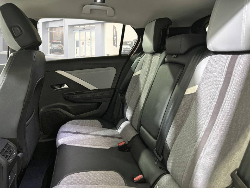 Opel Astra 1.2T XHT 96kW (130CV) Elegance