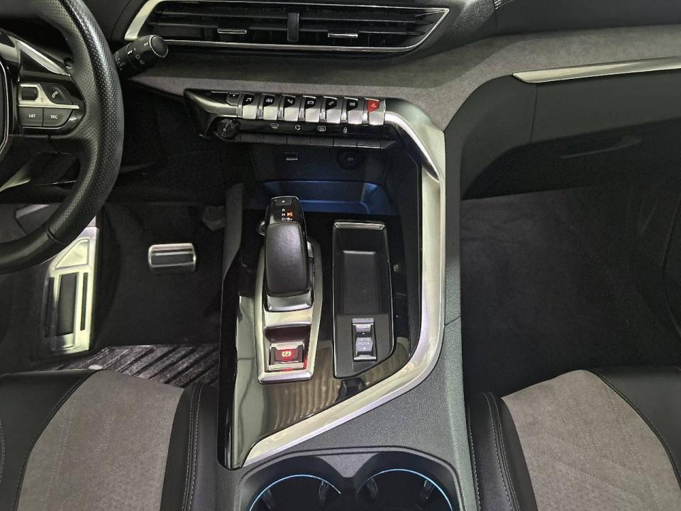 Peugeot 3008 Hybrid 225 e-EAT8 GT