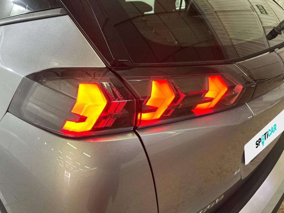 Peugeot 2008 Active Pack Puretech 100 S&S BVM6