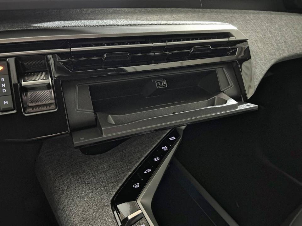 Peugeot 3008 Hybrid 1.2 100KW Allure eDCS6